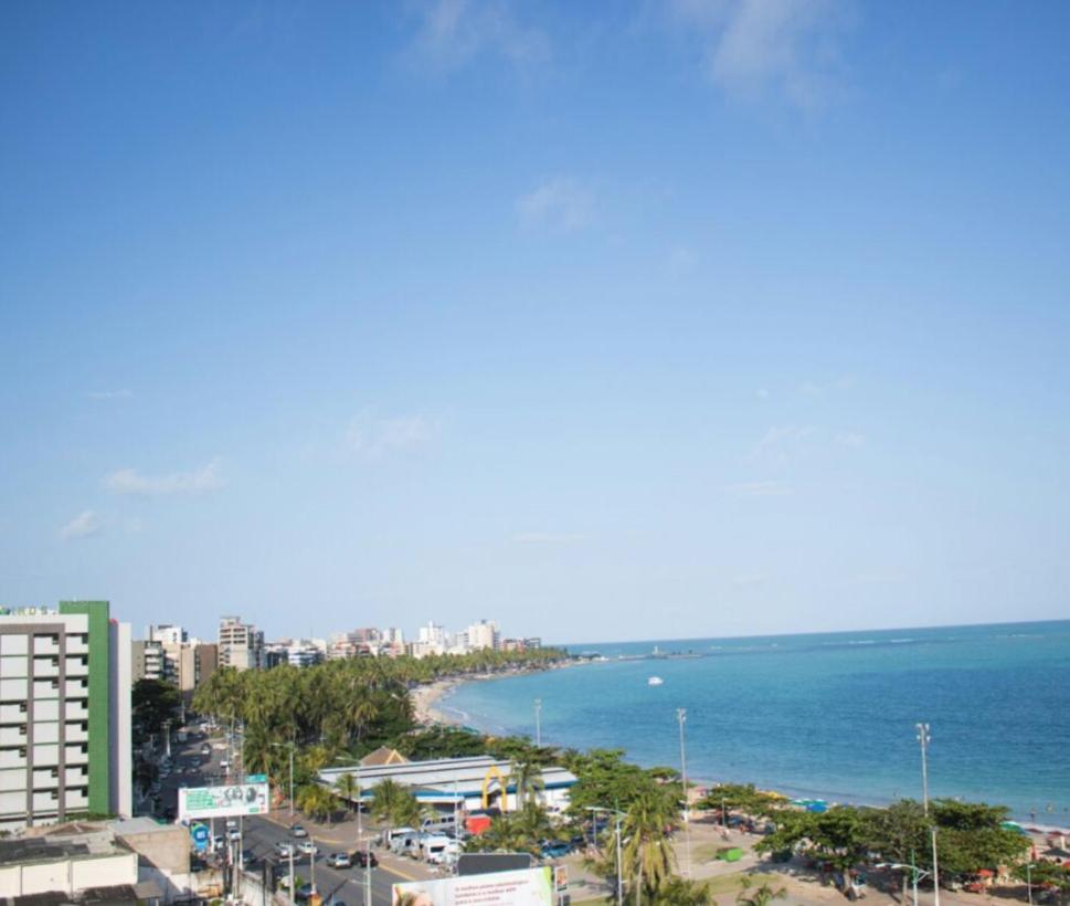 Na Beira Mar: Pajuçara Beachfront With Ocean View Aparthotel Maceió