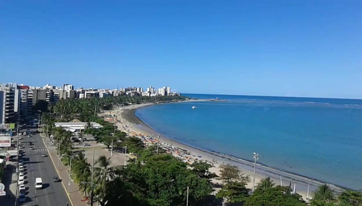 Na Beira Mar: Pajuçara Beachfront With Ocean View