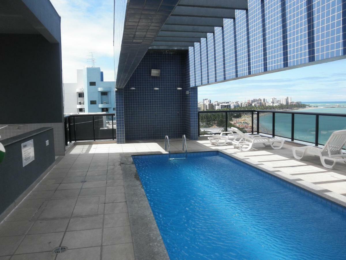Na Beira Mar: Pajuçara Beachfront With Ocean View Aparthotel Maceió